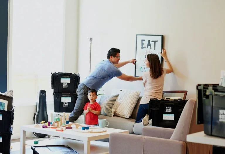 couple decorating home quantum vice